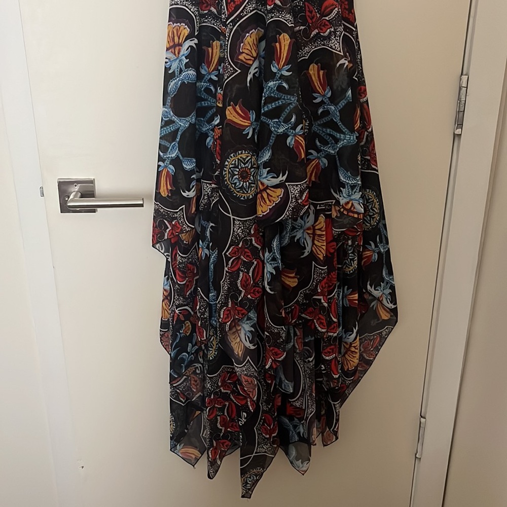 Alice + Olivia Kora Printed Goddess Handkerchief Dress - 12 - Picture 13 of 16